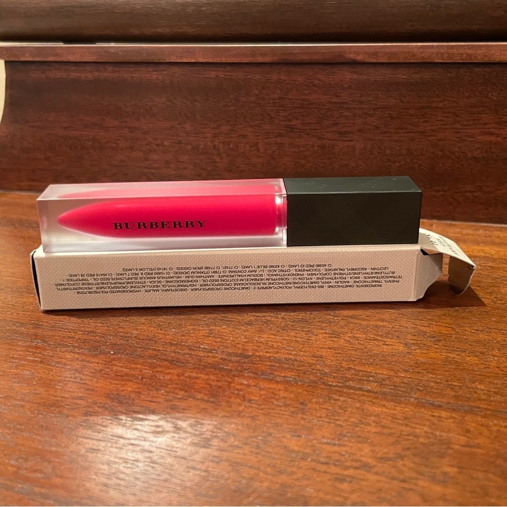Burberry Liquid Lip Velvet Military Red No. 41 NEW makeup - Picture 9 of 15